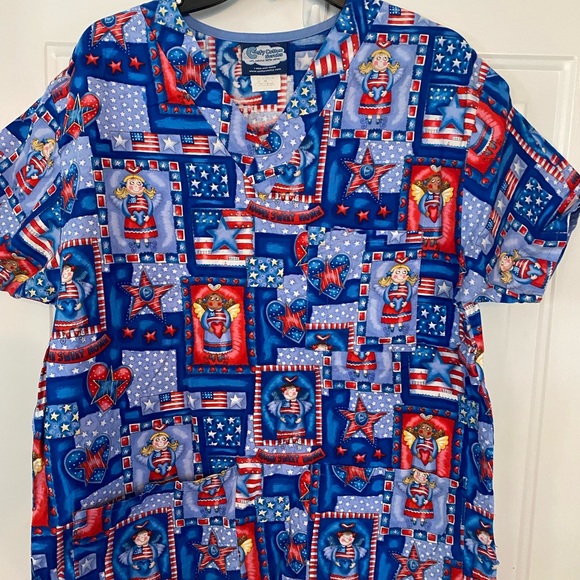 M Patriotic scrub top - Picture 1 of 2